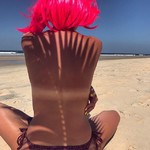 @instagram: е*ануть каре это конечно хорошо, но вы понимаете что лишаете себя возможности намочить волосы и прикрыть ими грудь и петь на скалах как будто вы русалочка ????

#wildchild #ocean #india #cavelossim #cavelossimbeach #southgoa #goalife #mobor #moborbeach #m