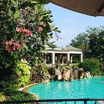 @instagram: #theleelagoa #amazinghotels #mobor #cavelossim #goa #india #workinginthesun #thegoaexperience #swimmingpool #beautifulview #serenity #travel #wanderlust