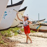 @instagram: К Аравийскому морю приглядывались, приныривались долго) Горячее в марте, белено-зеленое, жгуче-соленое! Точно для настоящих флибустьеров, а не туристов) #travel #гоа #путешествуемсдетьми #каникулы #путешествие #индия #goa #kidstravel #nikazhuk #пл