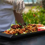 @instagram: How do you like your wings? Fried & tossed in sweet heat sauce? Or marinated in chipotle & brown sugar then smoked? We do ‘em right both ways!????????????