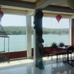 @instagram: Очень хочеться запомнить и сохранить это волшебное место в памяти ... в этом сезоне невероятные перемещения и количество домов было в моем путешествии , но этот Плейс останется в моем ???? ???????? #siolimhouse #siolim #river#india #goa #relax #love