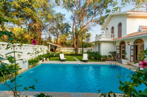 Luxury prestige villa with private swimming pool